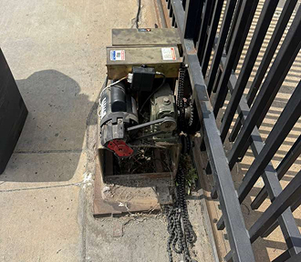 garage door repair technician